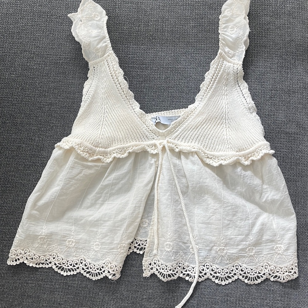 Zara top never worn